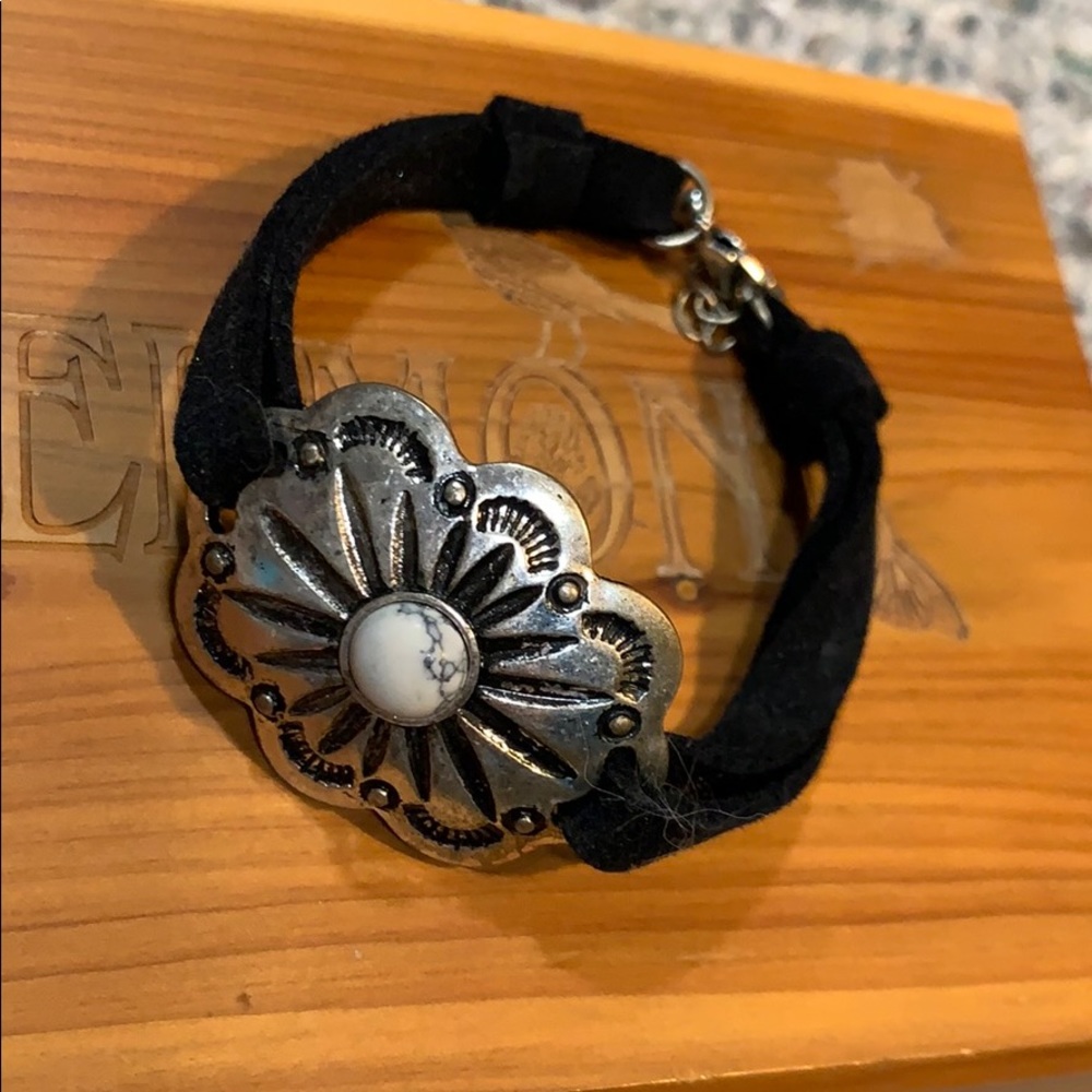 Velvet bracelet